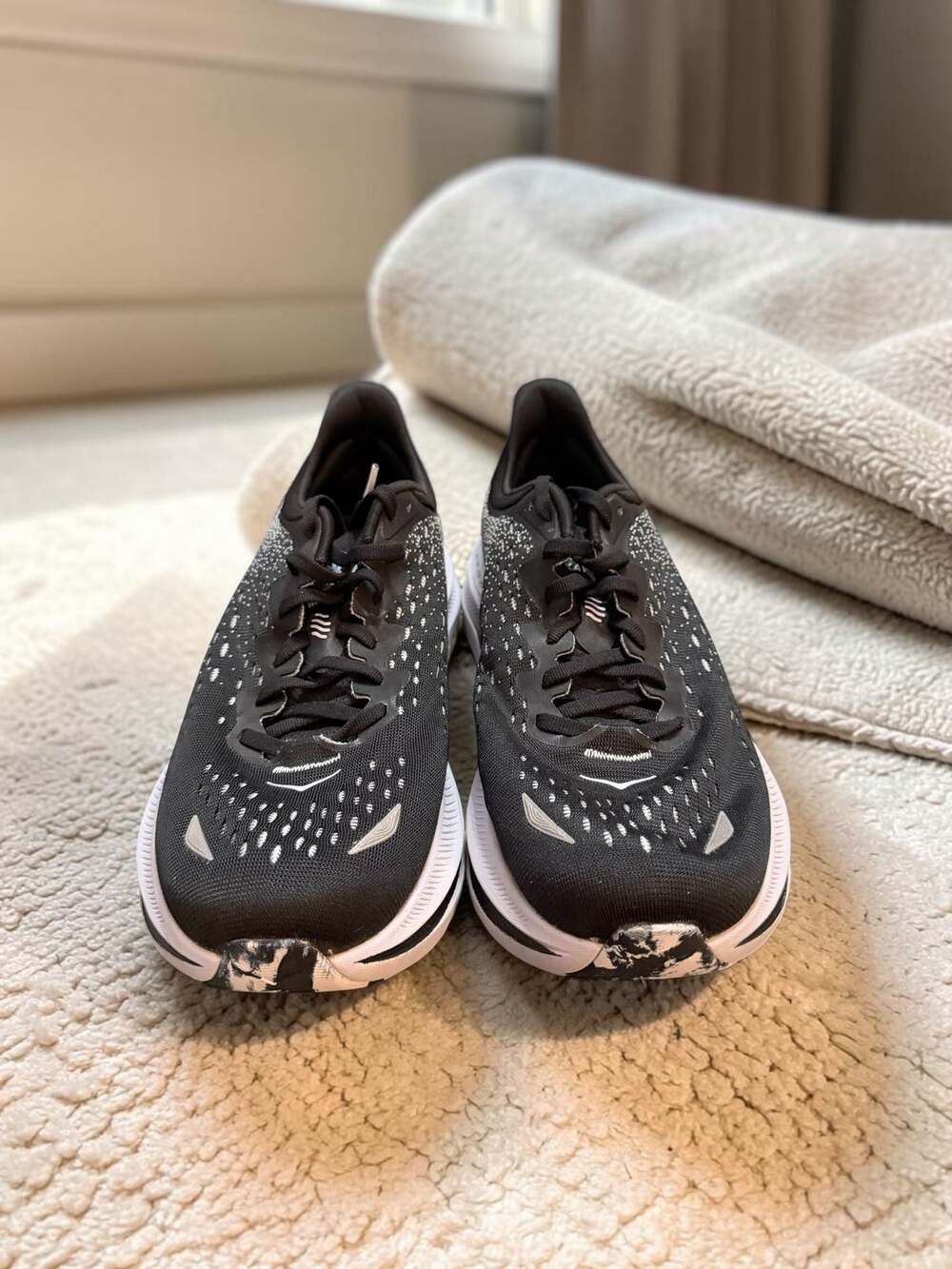 Hoka Kawana Women's Running Shoes Black White Size 10.5B